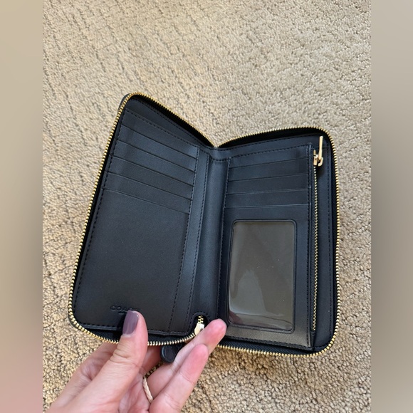 Coach Medium ID Zip Wallet. NWOT. Black. - Picture 2 of 9